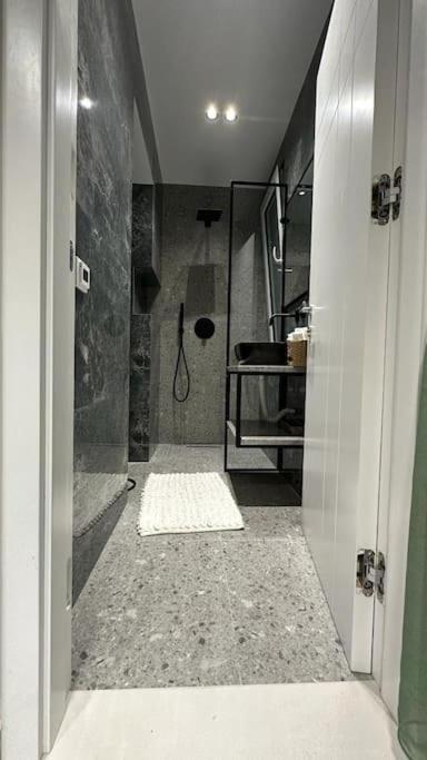 Host Apartament Elio Τίρανα Εξωτερικό φωτογραφία