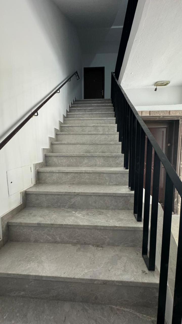Host Apartament Elio Τίρανα Εξωτερικό φωτογραφία