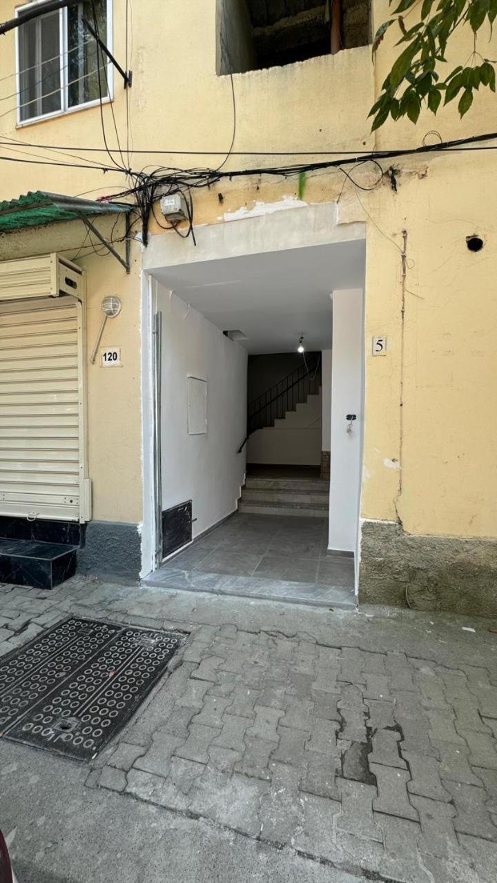Host Apartament Elio Τίρανα Εξωτερικό φωτογραφία