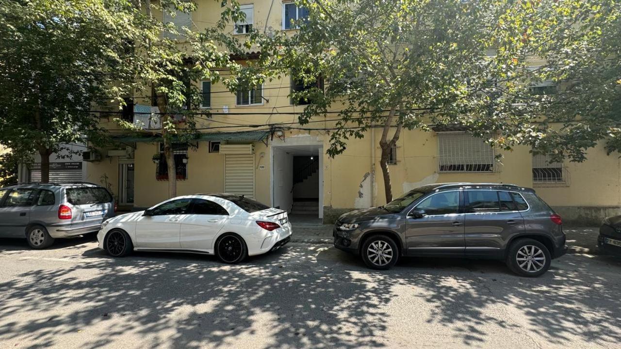 Host Apartament Elio Τίρανα Εξωτερικό φωτογραφία